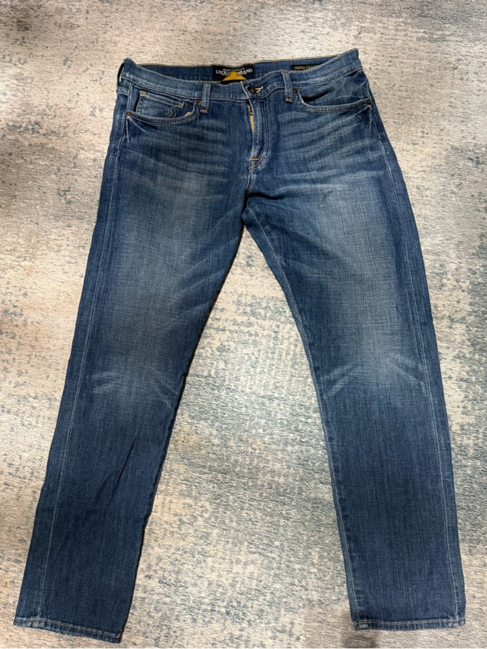 Lucky Brand women’s sz 10 Slim Straight Jeans in Dark Blue Denim